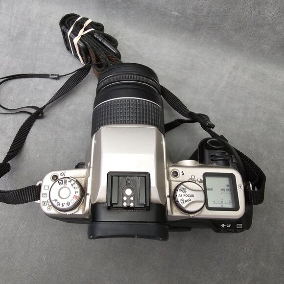 Canon EOS ELAN II 35mm Film Camera with Canon 28mm-80mm zoom lens B1-28 - Picture 3 of 6